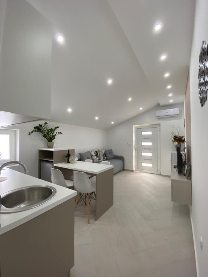 Mavalux Apartments Тиват Екстер'єр фото