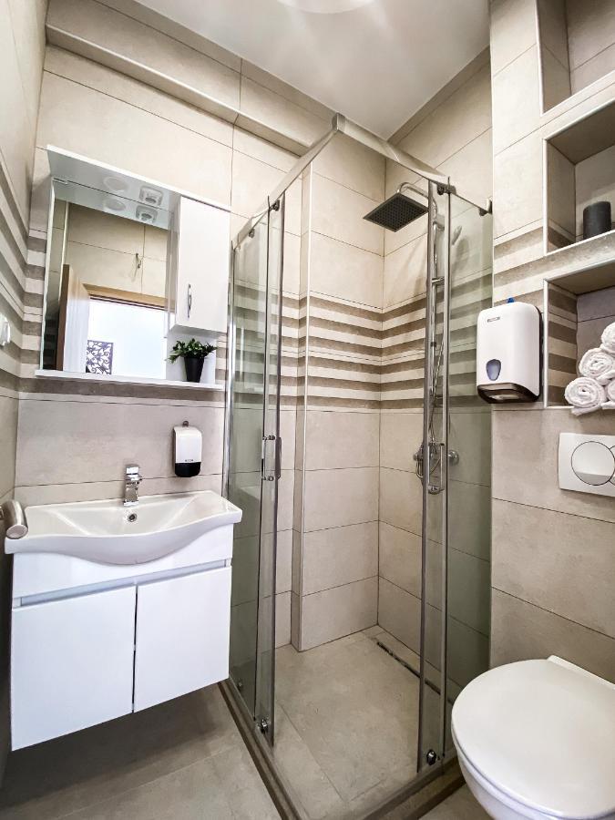 Mavalux Apartments Тиват Екстер'єр фото