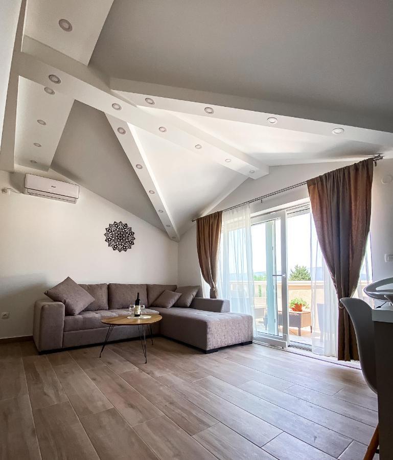Mavalux Apartments Тиват Екстер'єр фото