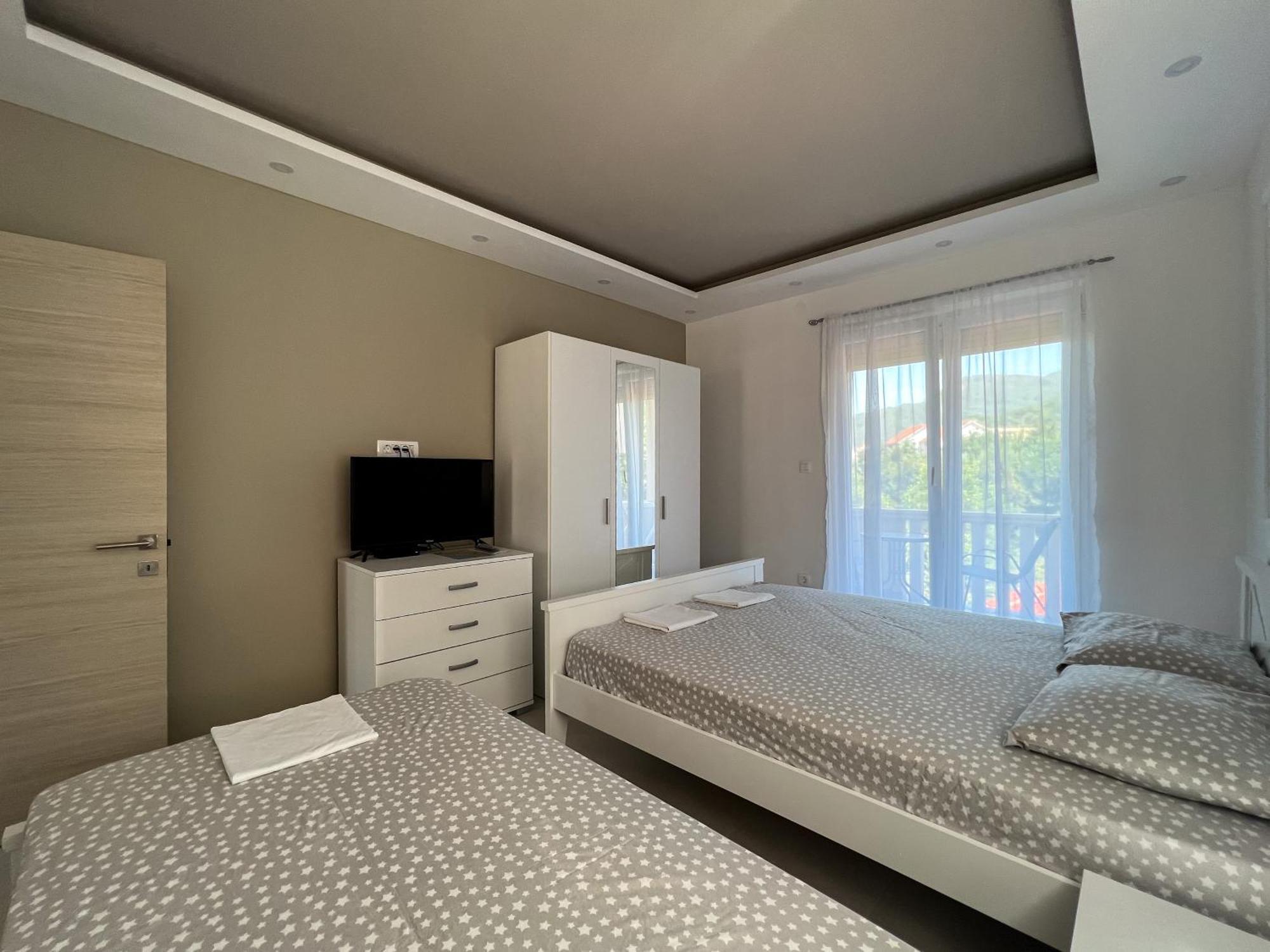 Mavalux Apartments Тиват Екстер'єр фото