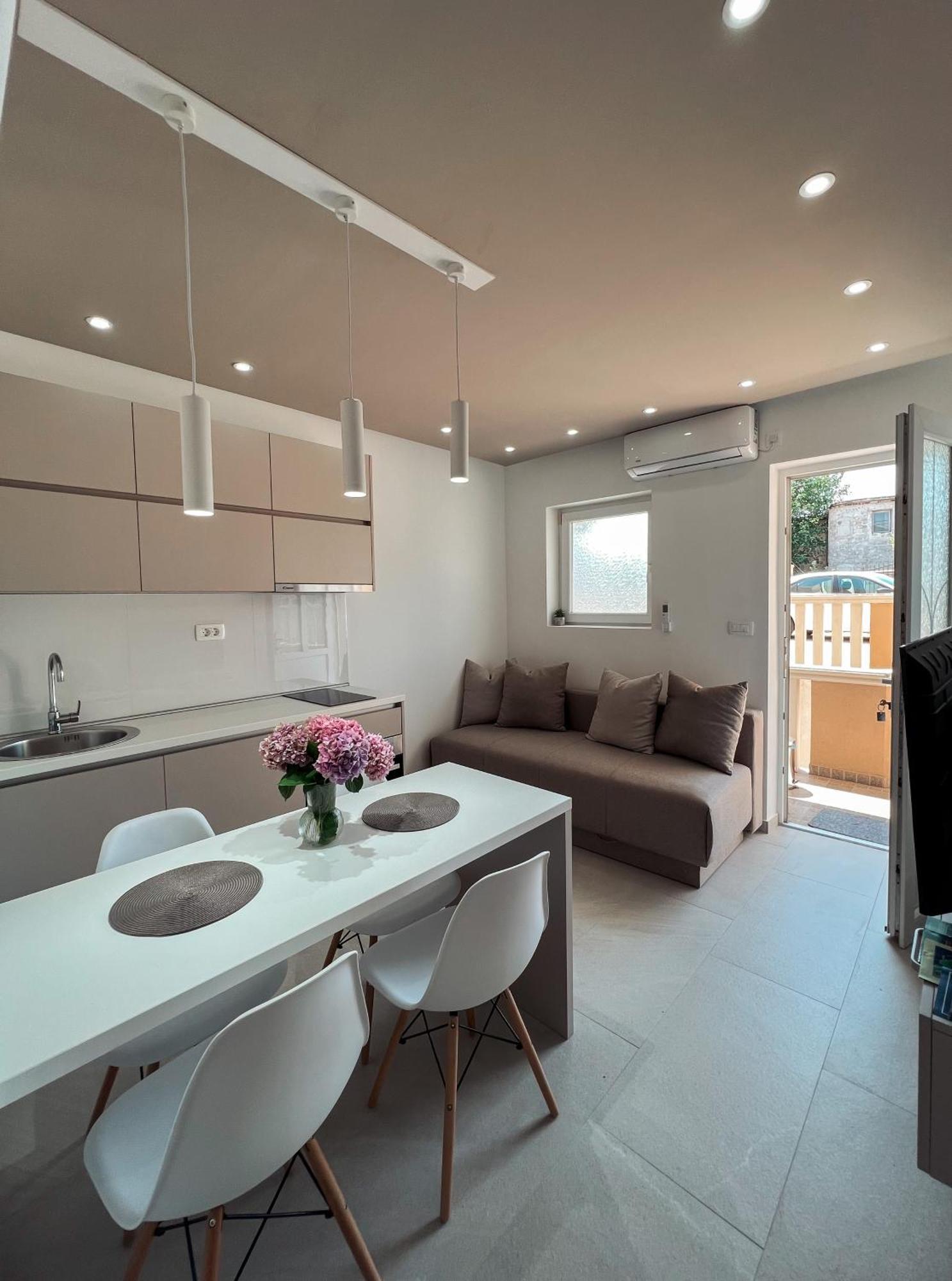 Mavalux Apartments Тиват Екстер'єр фото